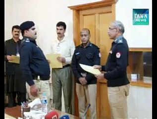 Police Men Fall in Front of IG Punjab - Funny Video