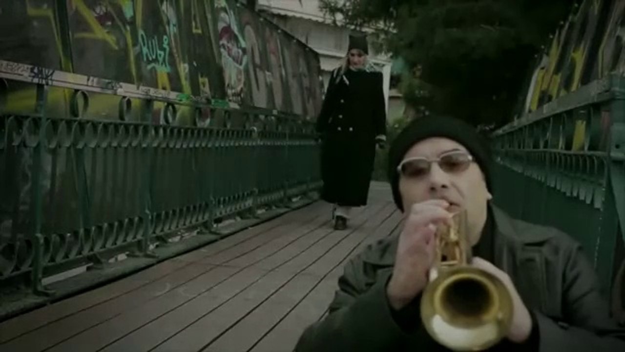 Μπλε - φίλα με στο στόμα | 20.03.2015 Greek- face (hellenicᴴᴰ video clips)