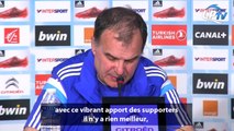 Bielsa et le public au Stade de France