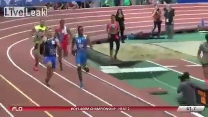 400m- Une femme se fait violemment percuter à l&#039;arrivée d&#039;une course