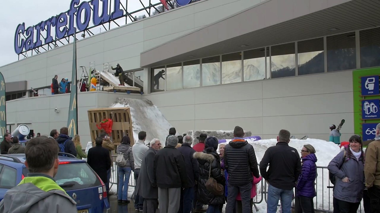Une jam session sur un parking de supermarché pour la Sticky Family