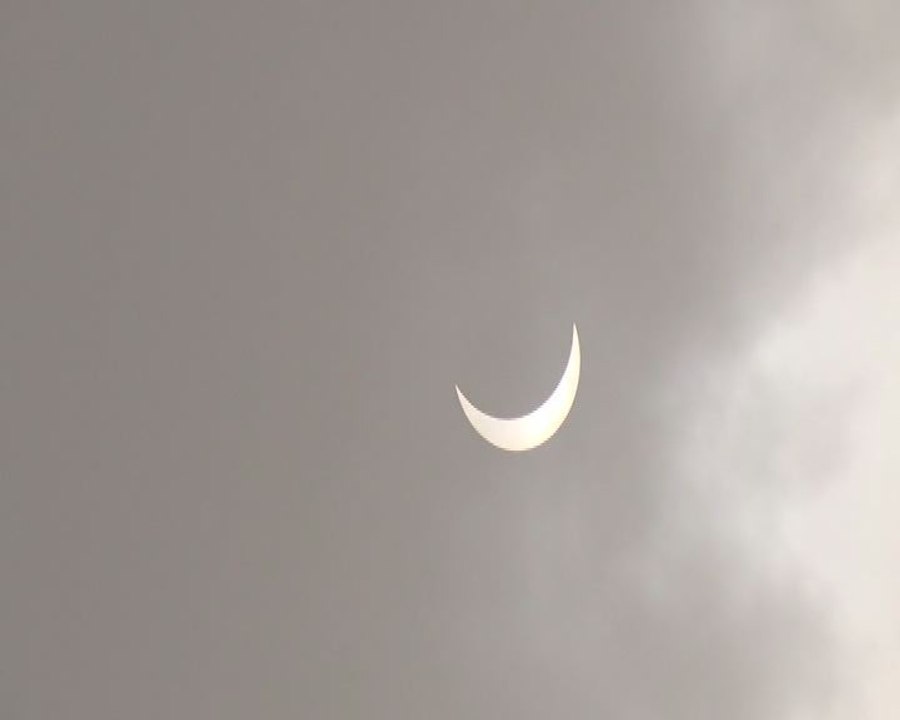 Le spectacle de l'éclipse solaire quelque peu gâché par les nuages