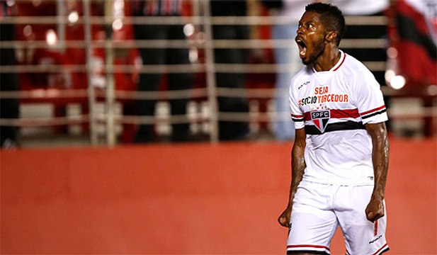 Muricy cita importância de Michel Bastos no elenco