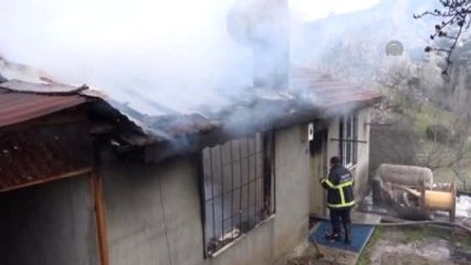 Yangında Tek Katlı Ev Kullanılmaz Hale Geldi
