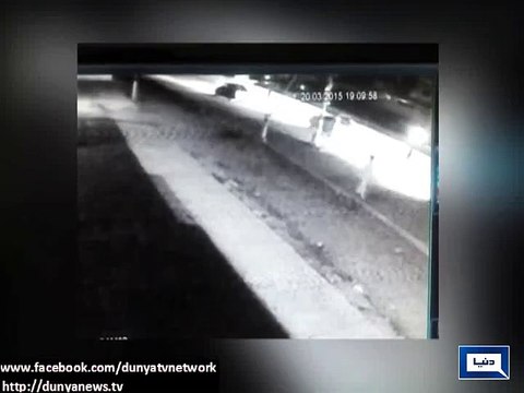 Dunya News - CCTV of Karachi Bomb blast near Rangers vehicle