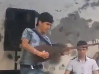 Kurtlar Vadisi Müziği Çalan Gençler