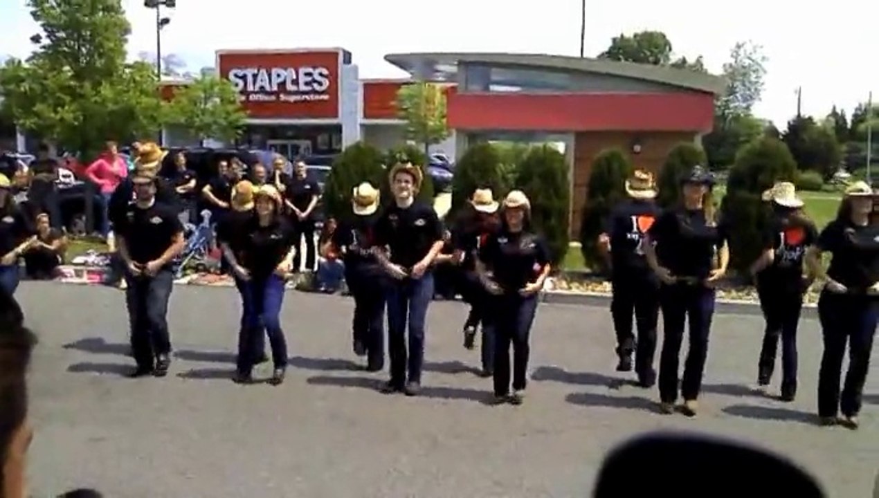 REVEIL- MAIS SI MOI - Folklore Acadien Country