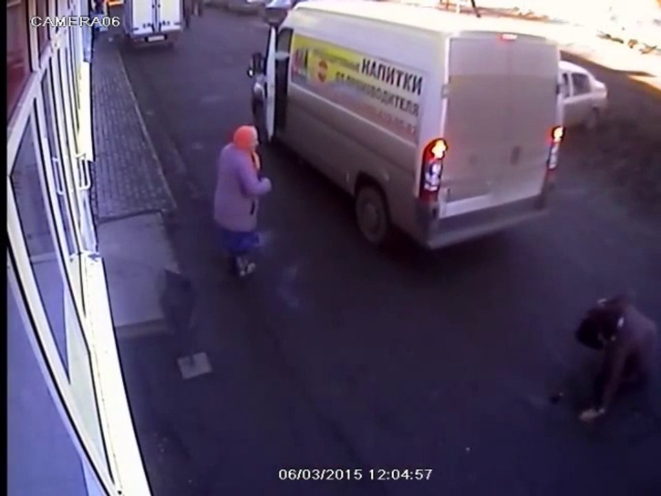 Téléphoner derrière un camion = DANGER