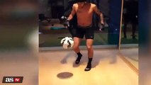 Neymar se prepara para el Clásico con malabares y al ritmo de Nicky Jam