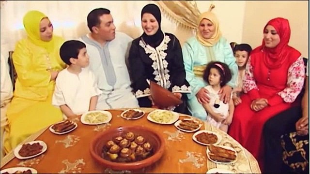 زهور نجمة ماستر شيف مع بناتها و اسرتها…تمارس الرياضة و تحضر الطاجين