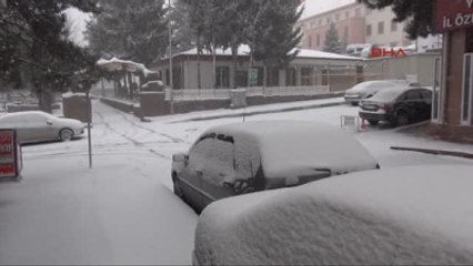 Yozgat'ta Mart Karı Kapıdan Baktırdı, Yollar Kapandı