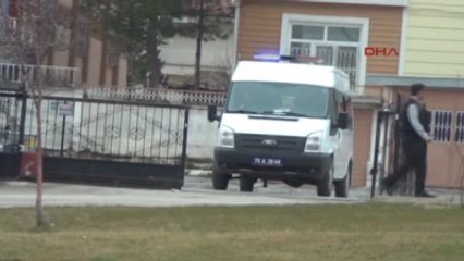 Karaman - Uyuşturucu Madde Satarken Görüntülenen Baba ve 2 Oğlu Tutuklandı