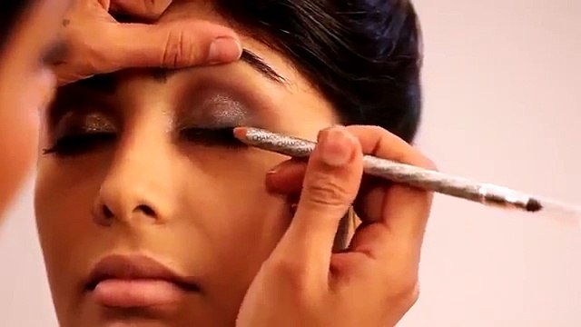 Expert Makeup Tutorial: NEUTRAL EYES WITH LIP COLOUR OPTIONS