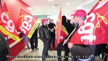 Manifestation des salariés de Sambre et Meuse à Maubeuge: les manifestants entrent dans deux banques