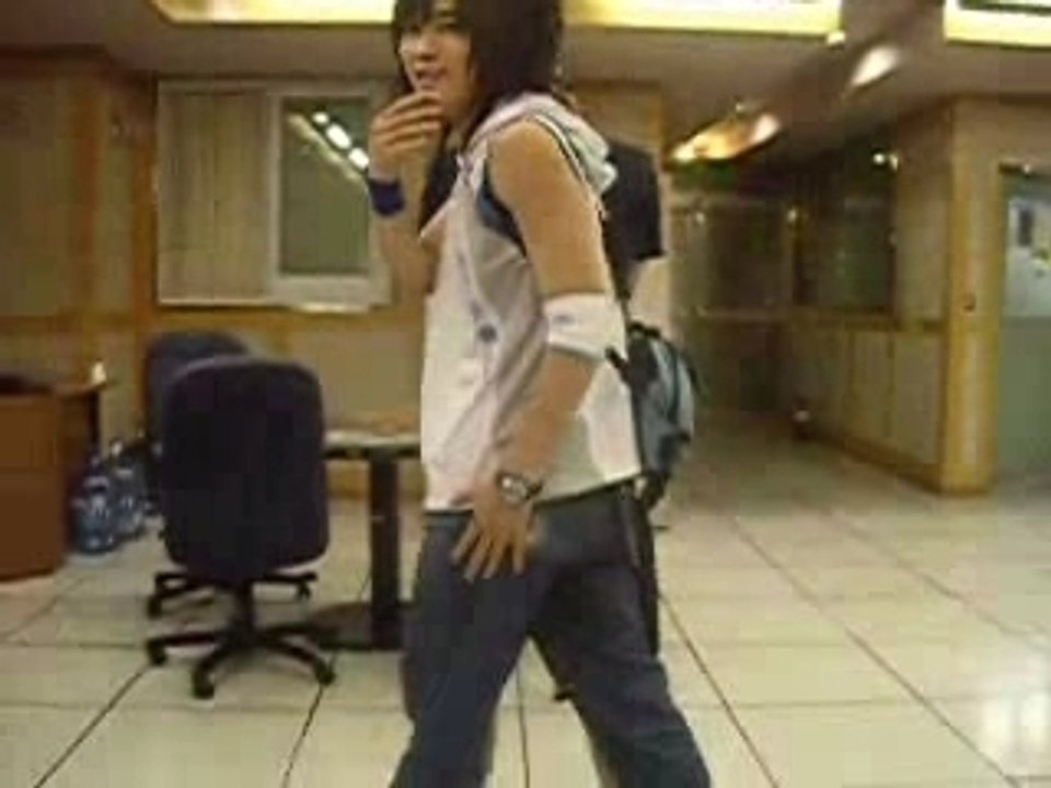 Jaejoong  being weird
