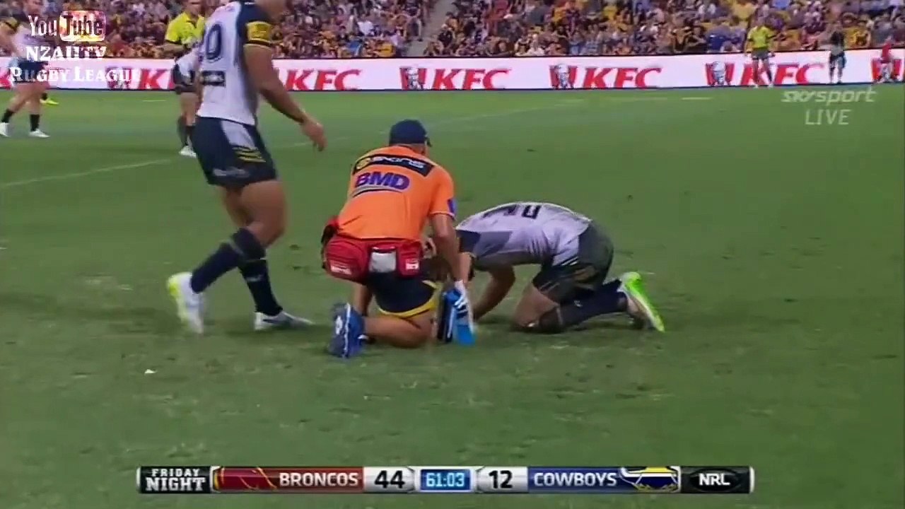 Rugby - Il se prend un plaquage puis...vomit !