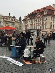 2 Spi0nneurs mettent l'ambiance à Pragues