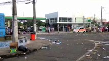 Carros tocando funk e lixo incomodam moradores na Rua da Lama