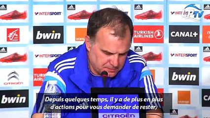 Bielsa réagit à la banderole "Bielsa no se va"