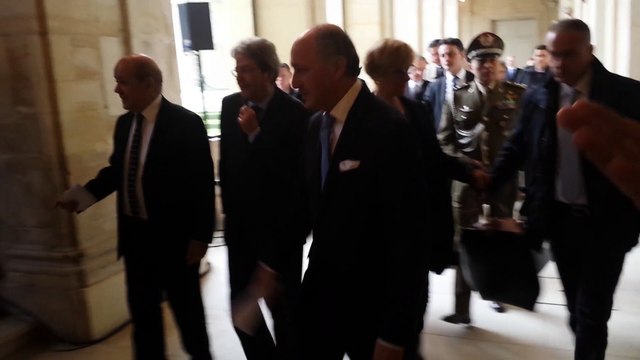 Laurent Fabius, Yves Le Drian et leurs homologues italiens à Caen