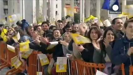 En Nápoles el Papa pide a los mafiosos que se conviertan y dice que la corrupción apesta