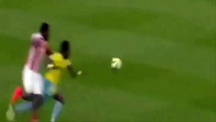 بابي نداي يمرر الكرة بطريقة غريبة امام ستوك سيتى