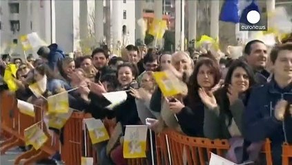 Pope visits Scampia, urges Camorra criminals 'return to honesty'