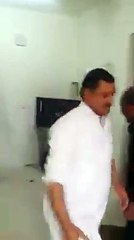 Pakistani fan Broke the TV after lost to Australia in World cup