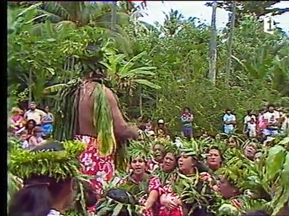 CEREMONIE AU MARAE ARAHURAHU