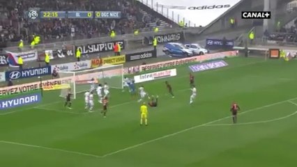 le superbe retourné acrobatique de Carlos Eduardo lors de Lyon - Nice