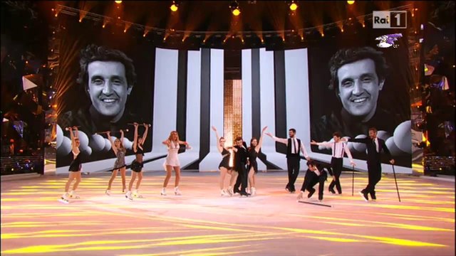 Flavio Insinna pattina a Notti sul Ghiaccio