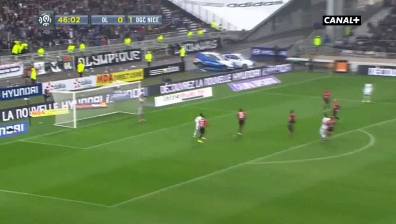 Gourcuff se blesse...encore pendant Lyon-Nice, et il sort sans l'autorisation de l'entraineur !