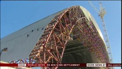 BBC チェルノブイリ原発を覆う巨大カバー