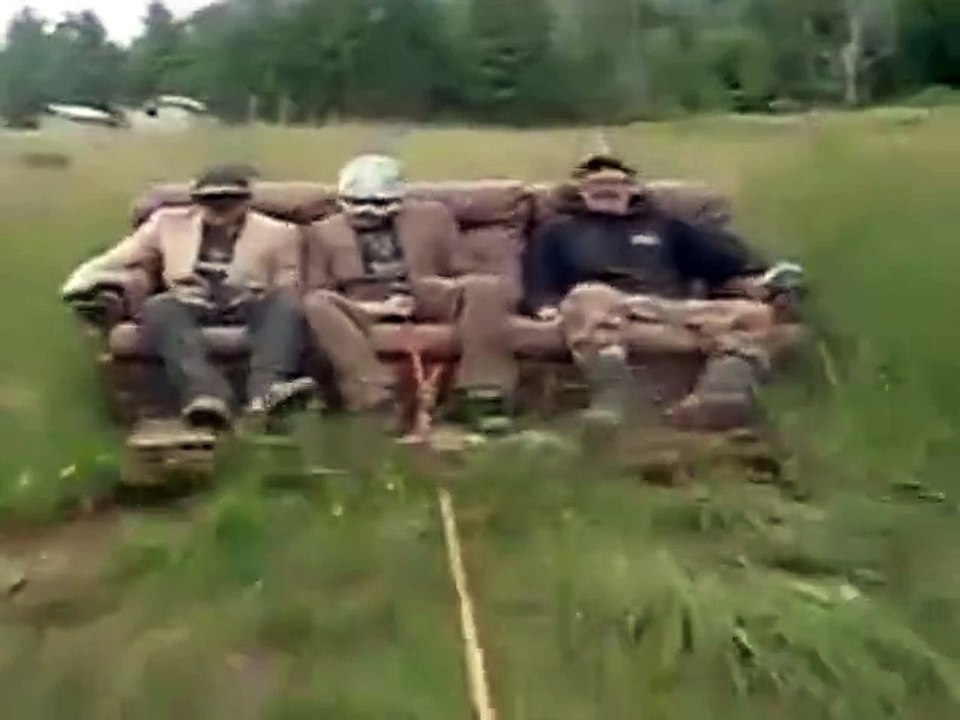 Try Couch Surfing用沙發玩草上飛