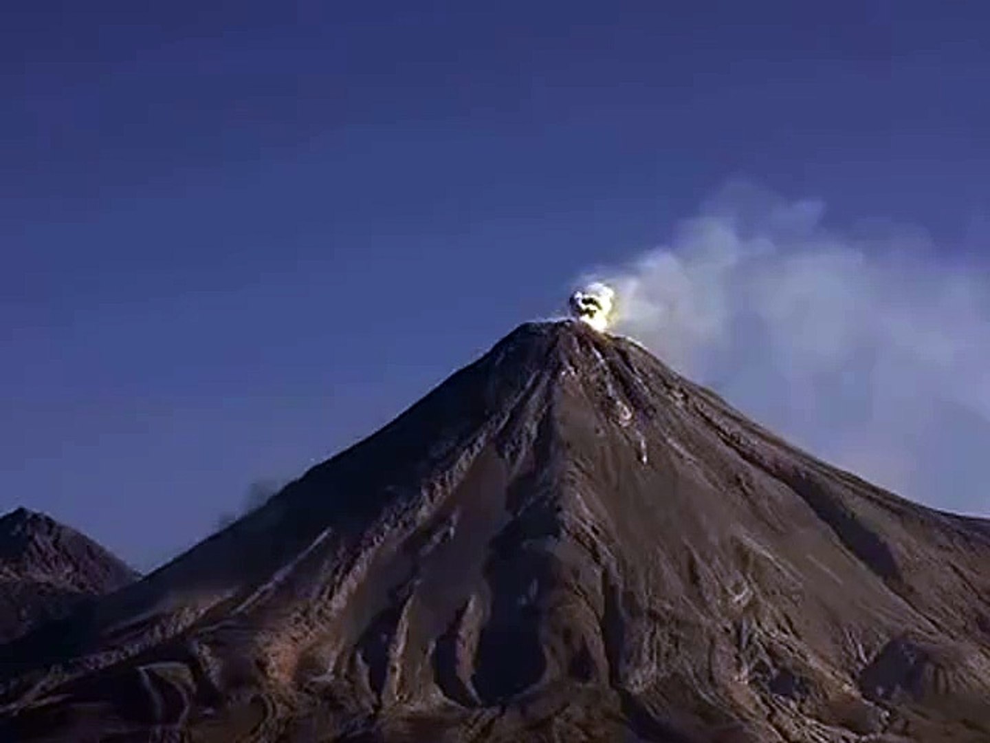 ⁣Volcano Eruption Time Lapse 墨西哥德科利馬火山