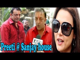Preity Zinta Spotted @ Sanjay Dutt House For Visit