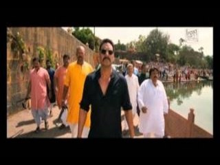 BOL BACHCHAN : Abhishek Bachchan saves a boy from drowning!