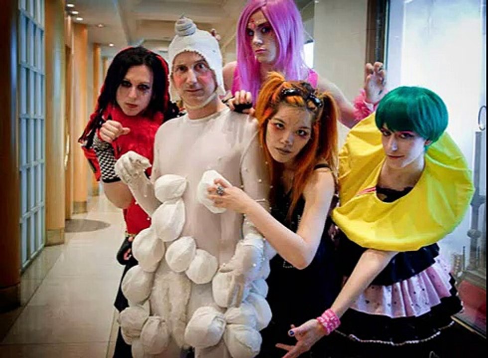 Toque de Tokyo, Japon TV documentaire Antoine de Caunes, Canal Plus Japan documentary Eurotrash