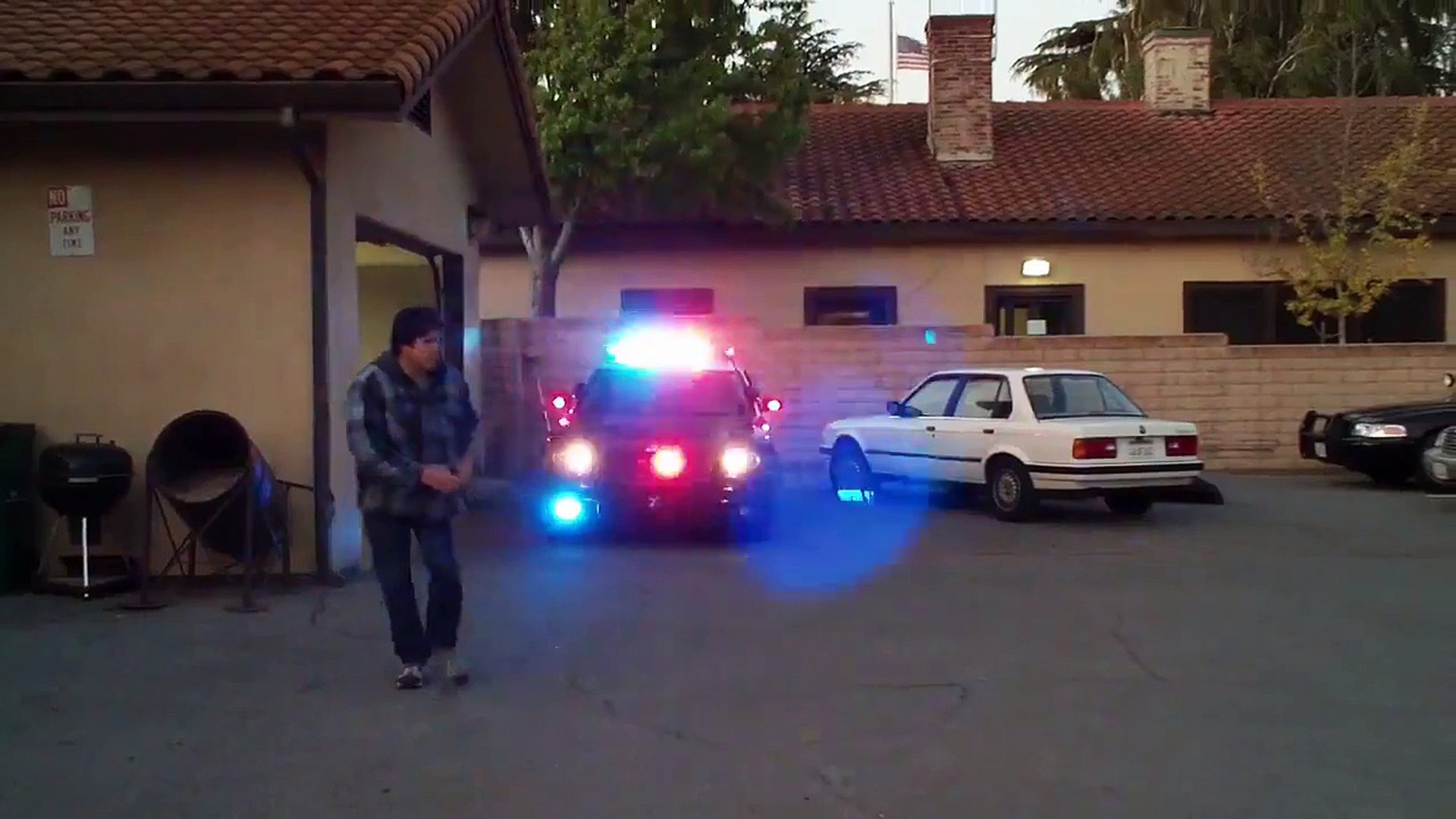 Un Bebe Chien En Plein Entrainement Dans La Police Video Dailymotion