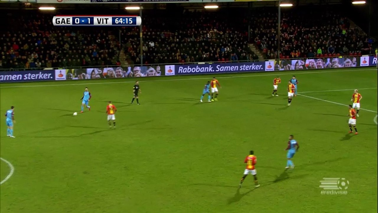 Torwart-Patzer sorgt für Vitesse-Sieg