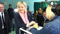 El ultraderechista Frente Nacional, favorito en las elecciones departamentales en Francia