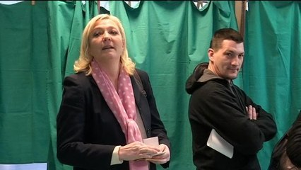 Départementales: Marine Le Pen a voté à Hénin-Beaumont
