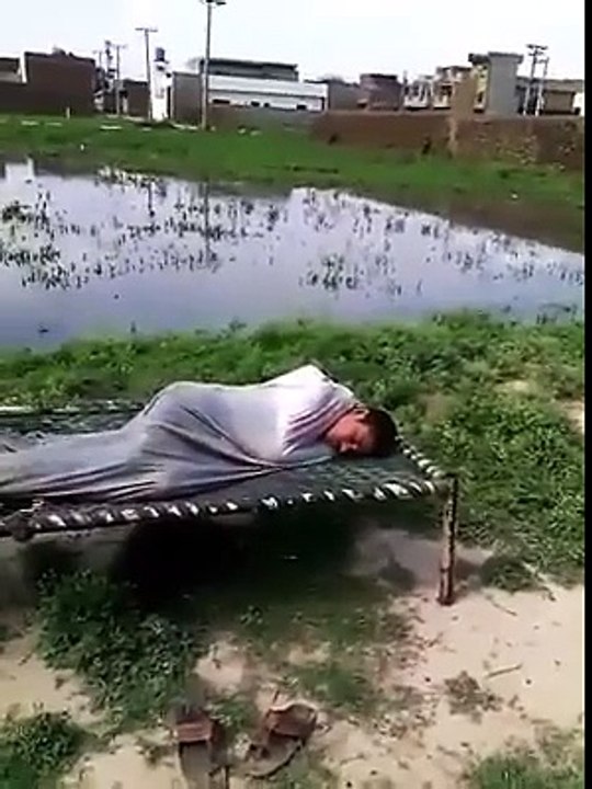 esa b hota hai frnd,,,funny,,,