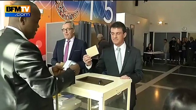 Départementales : le bureau de vote déserté à Evry. Valls élude...