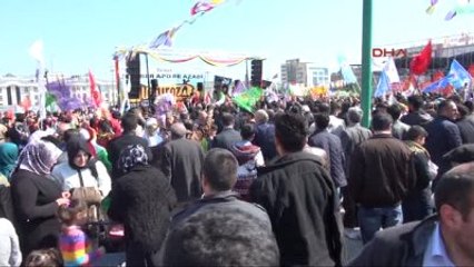 İzmit'te Renkli Nevruz Kutlaması