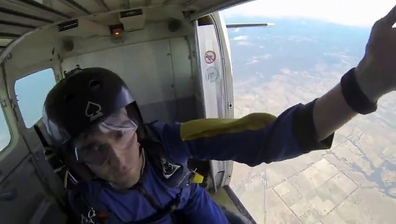 Skydiving At 12 000 Feet Goes Wrong Watch How it Goes Wrong
