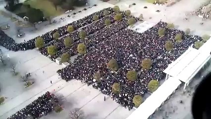 Tokyo'da Bir Fuar Giriş Çıkışı