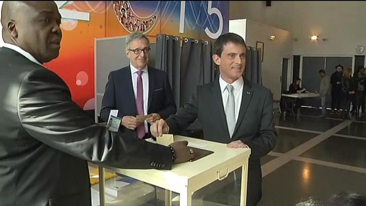 Départementales: D'Hénin-Beaumont à Nice en passant par Tulle et Evry, les ténors ont voté