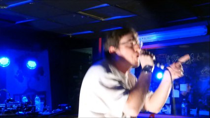 LO (Bhale Bacce crew) backé par MASSILIA HI FI au MOLOTOV - international One love (live)