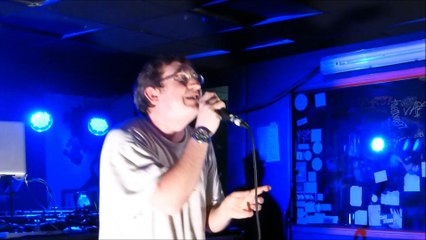 LO (Bhale Bacce crew) backé par MASSILIA HI FI au MOLOTOV - pas de temps à perdre (live)
